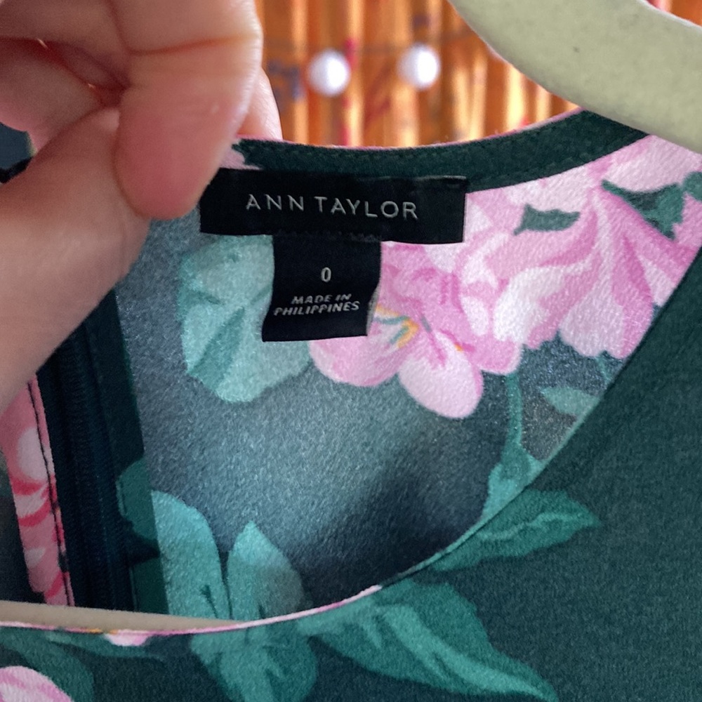 Floral top - Picture 2 of 4